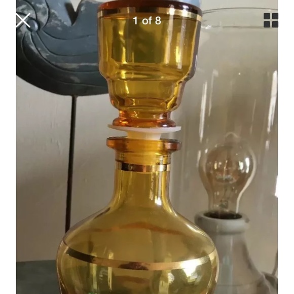 Vintage wine- drink decanter. Pretty floral design - Picture 2 of 8